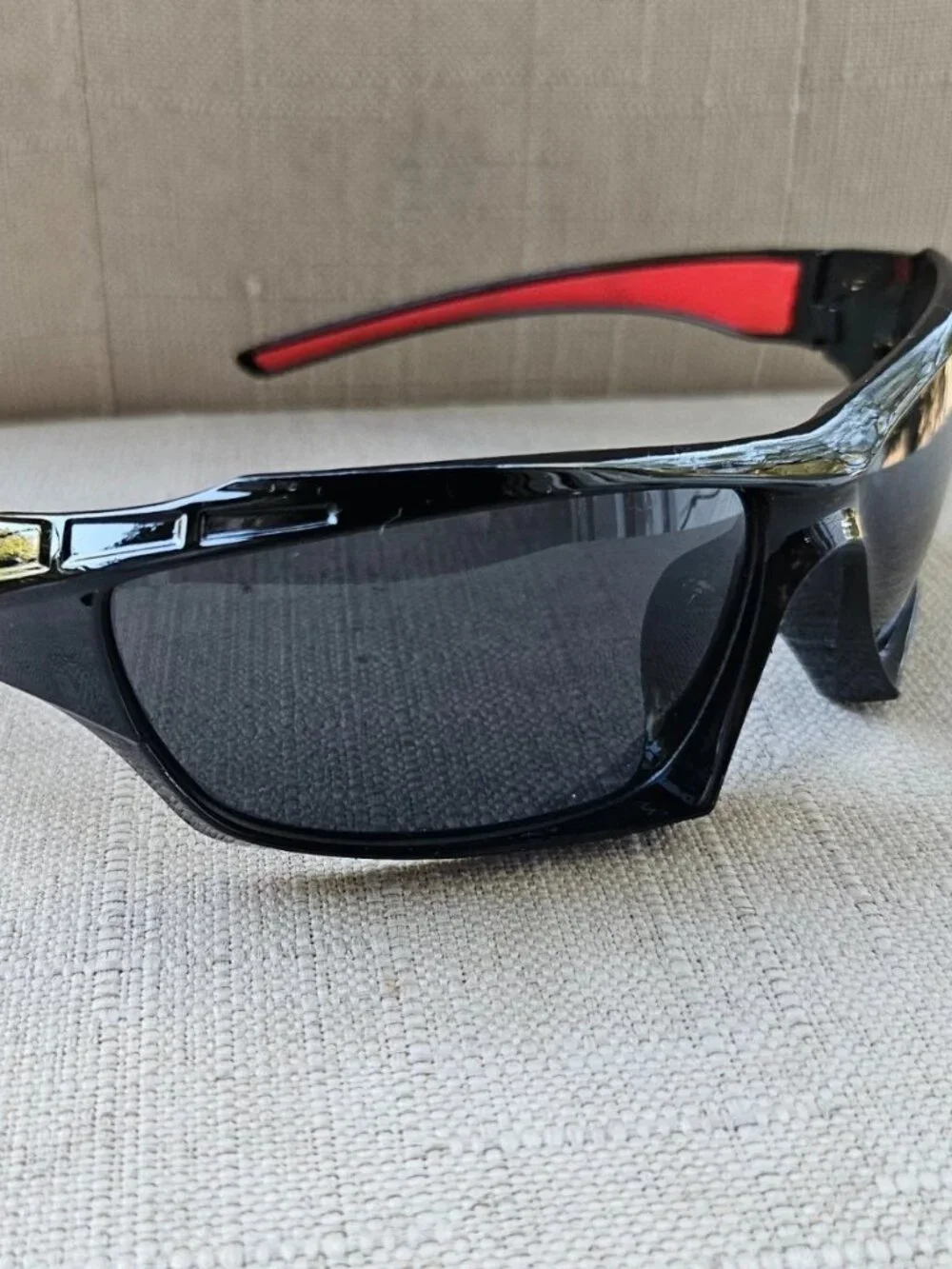 Men Sunglasses Sport Wrap Style Black/Red Plastic Frame Eyewear Shades New